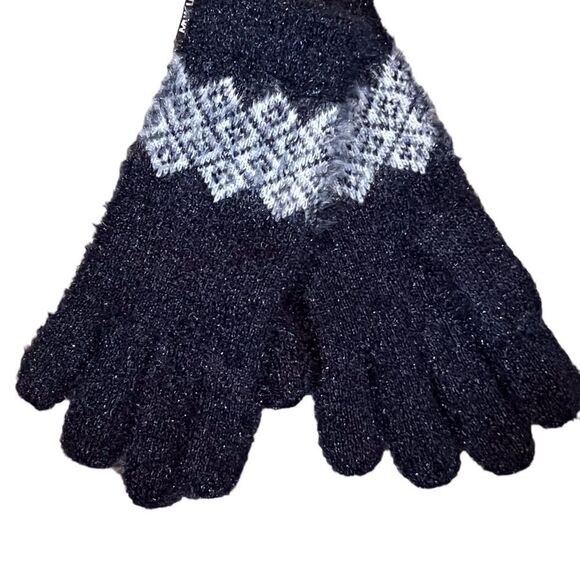 NWT Muk Luks hat and matching gloves. NWT - Picture 2 of 3